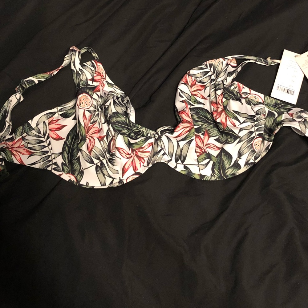 NWT floral bikini top - Picture 4 of 6